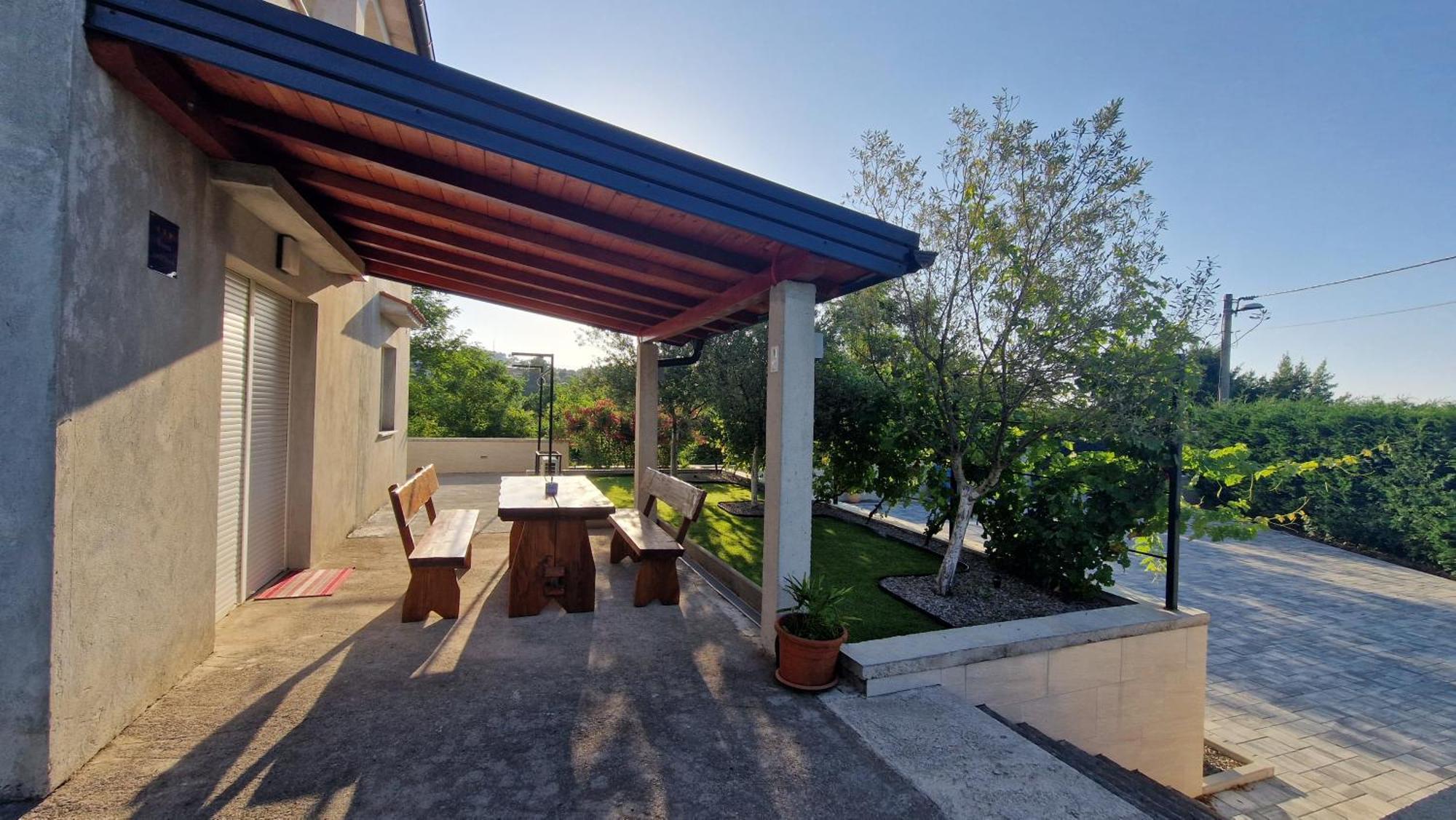 Apartament In Rijeka, Free Parking And Large Terrace, 15min Drive From The Rijeka